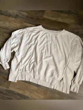 American Eagle Outfitters Light Cream Crewneck Sweatshirt